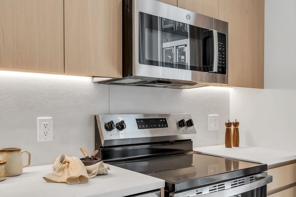 301 WEST SIDE AVE Unit: 328