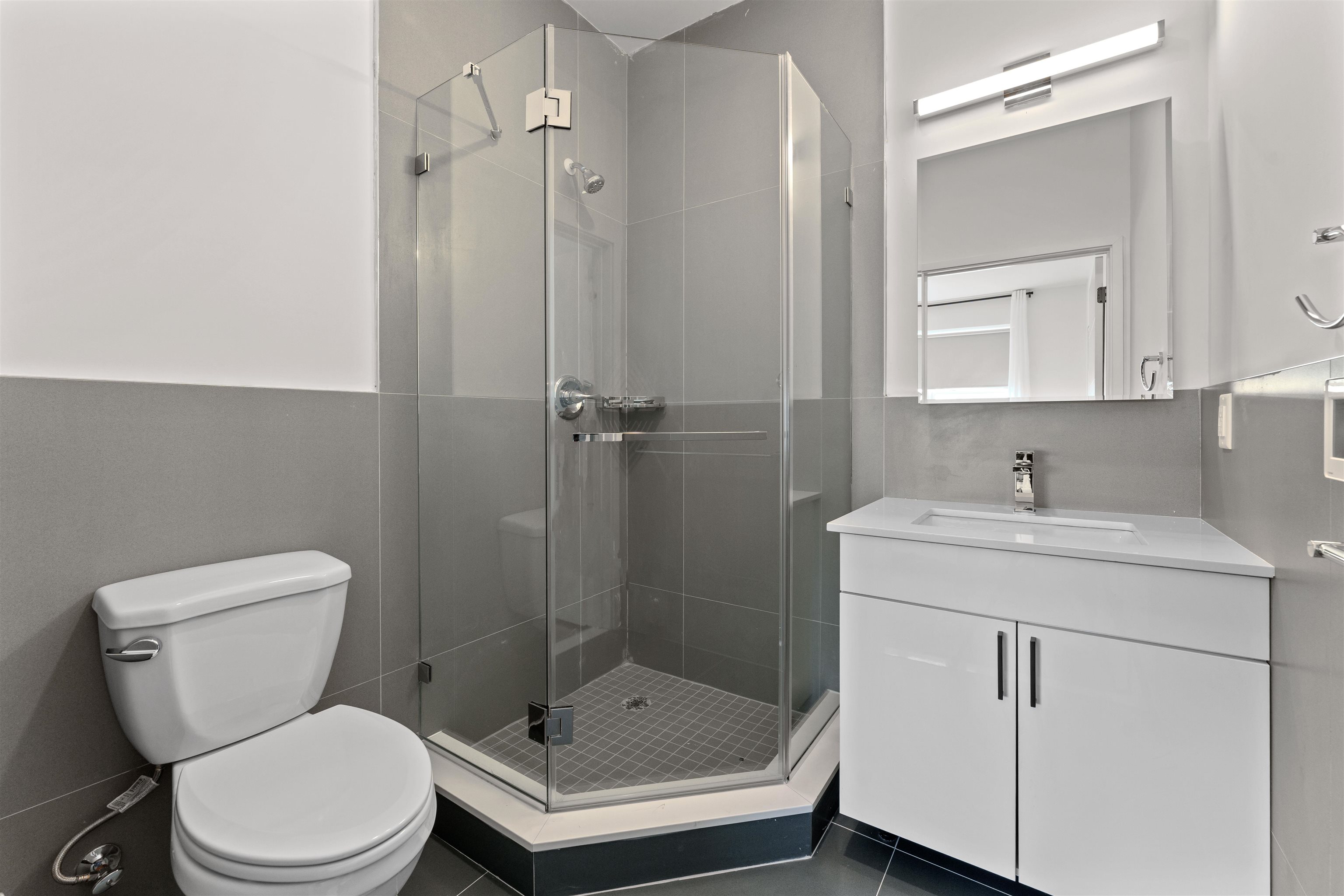 829 GARFIELD AVE Unit: 208