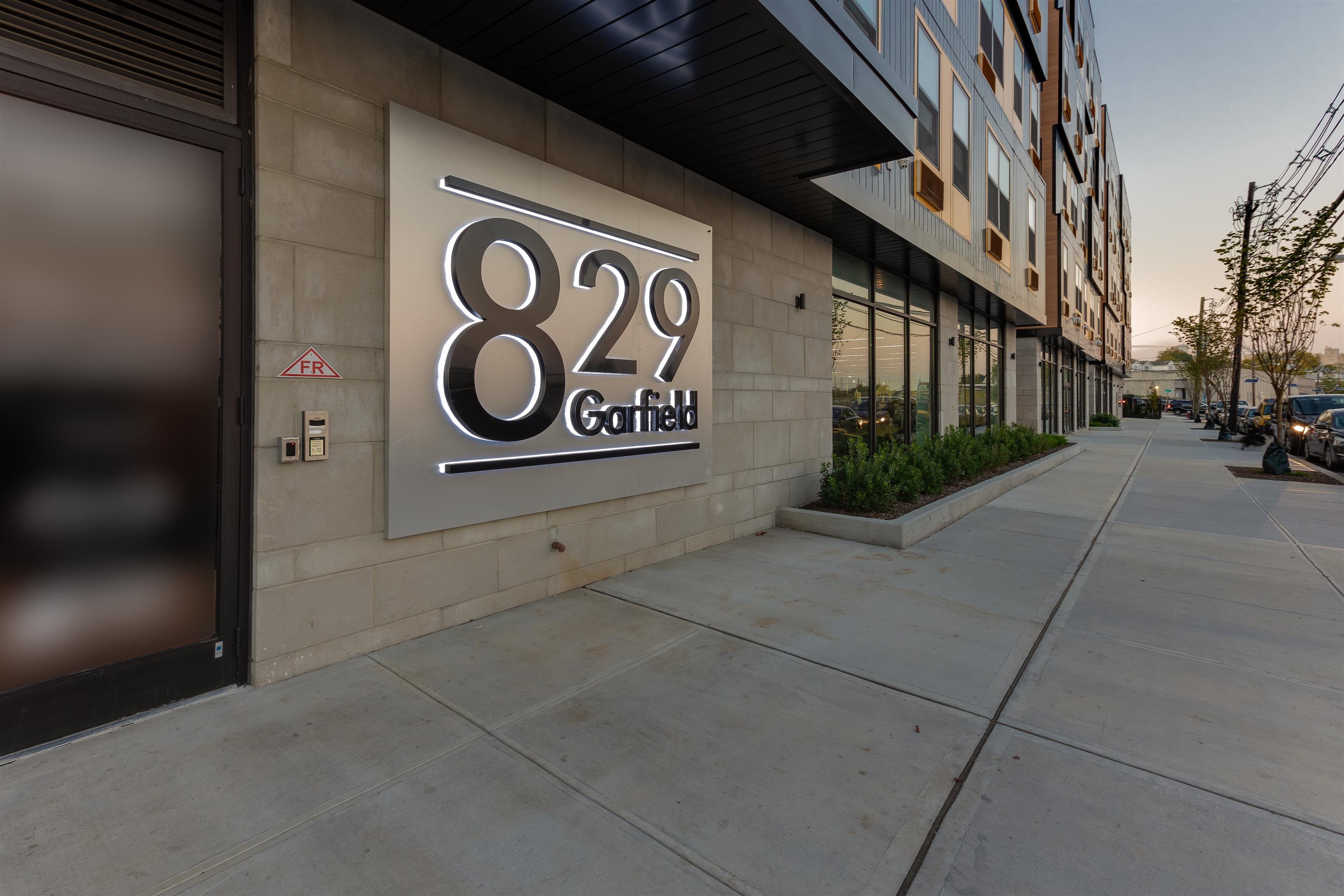 829 GARFIELD AVE Unit: 208