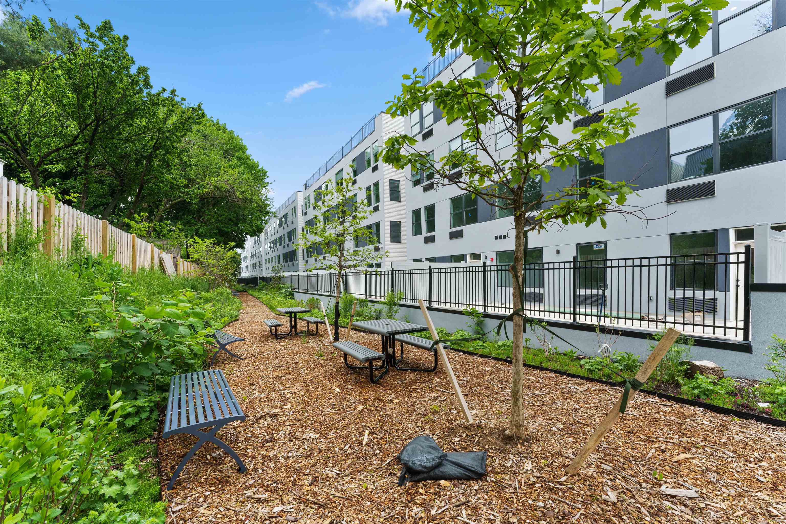 829 GARFIELD AVE Unit: 208