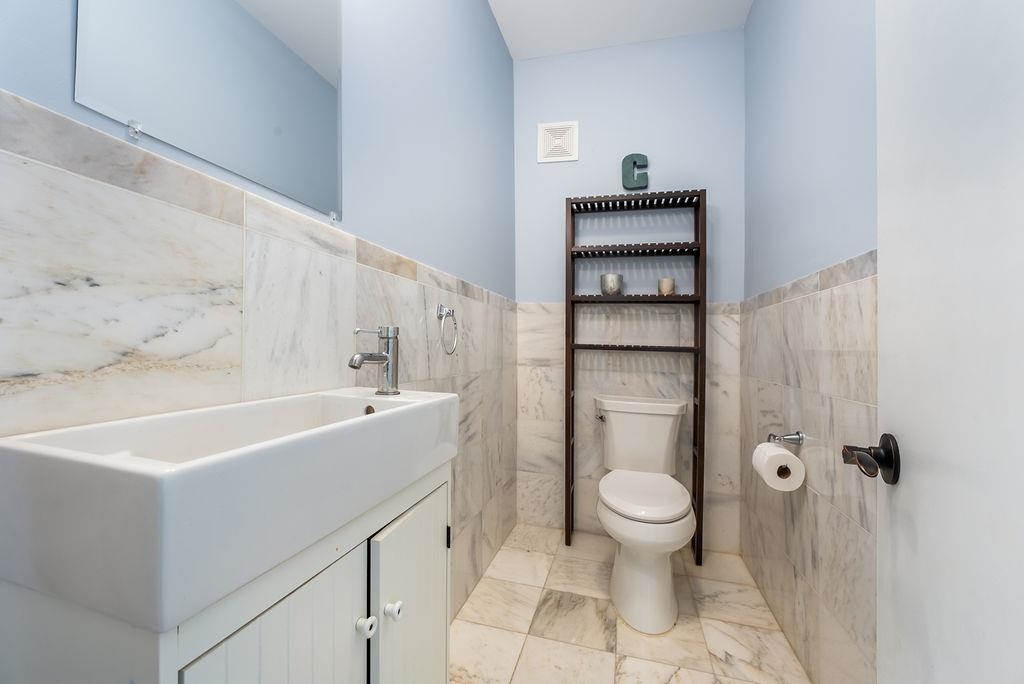 53 W 19TH ST