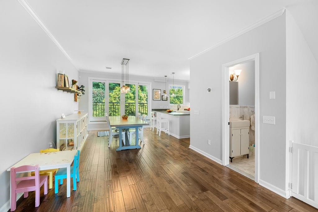 53 W 19TH ST