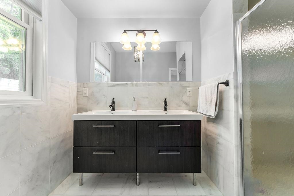53 W 19TH ST