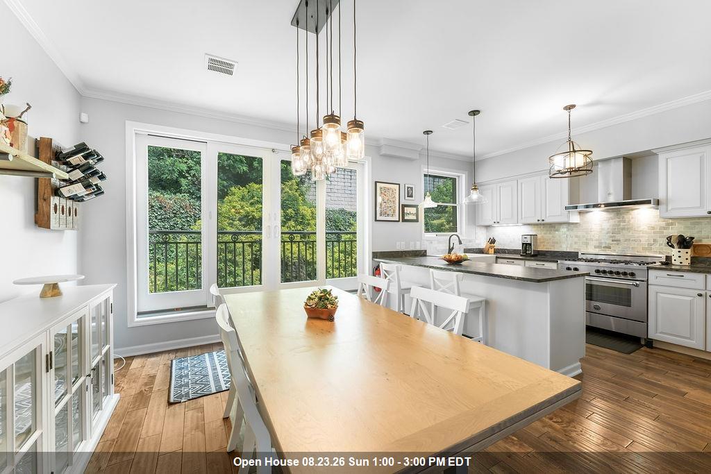 53 W 19TH ST