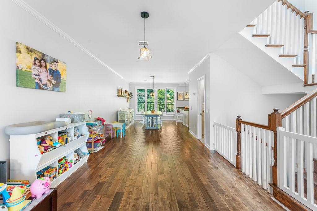 53 W 19TH ST