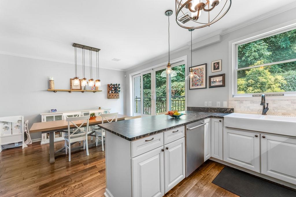 53 W 19TH ST