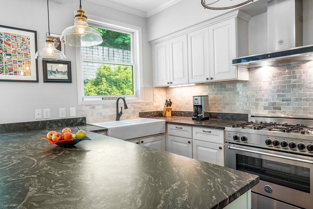 53 W 19TH ST