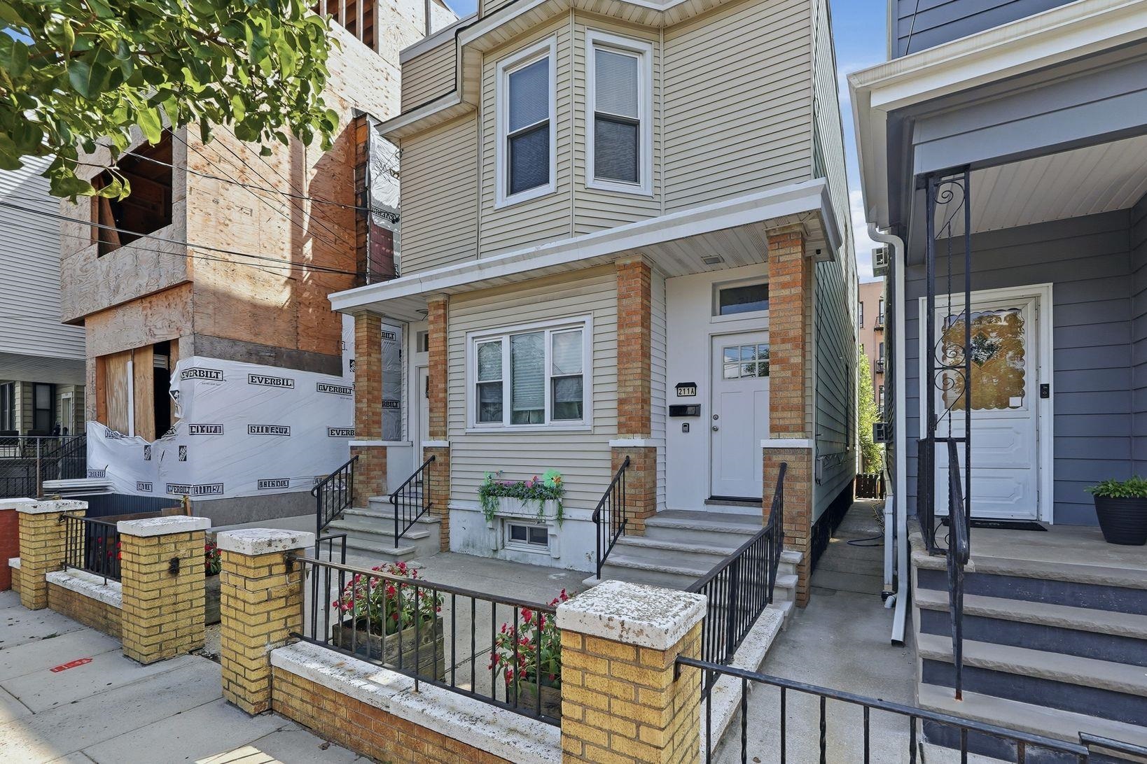 211(A) 20TH ST Unit: 2
