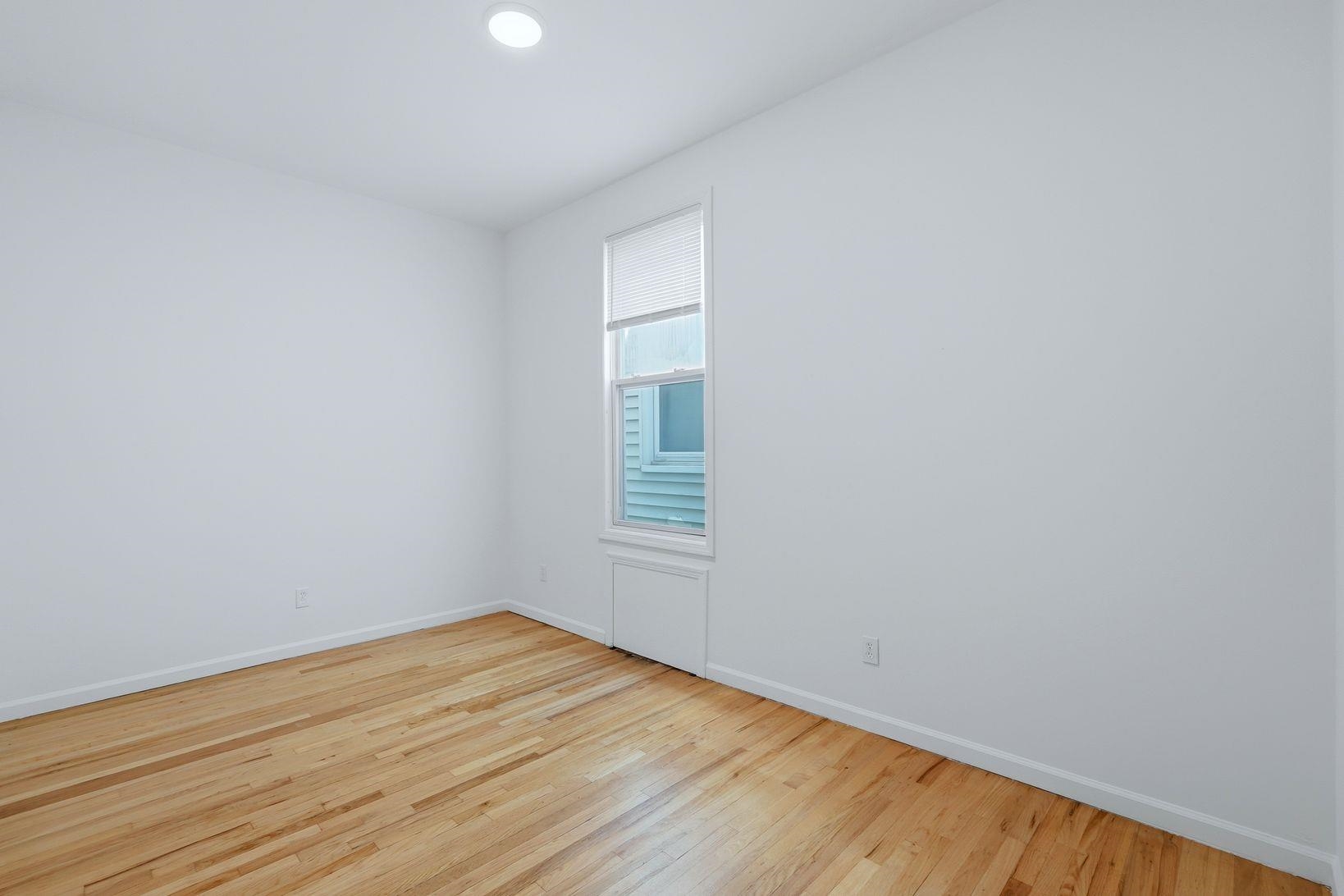 211(A) 20TH ST Unit: 2
