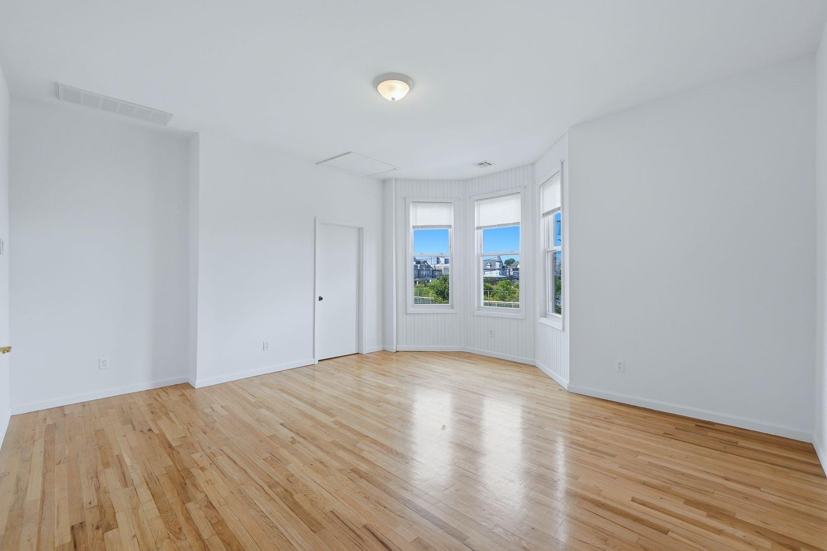 211(A) 20TH ST Unit: 2