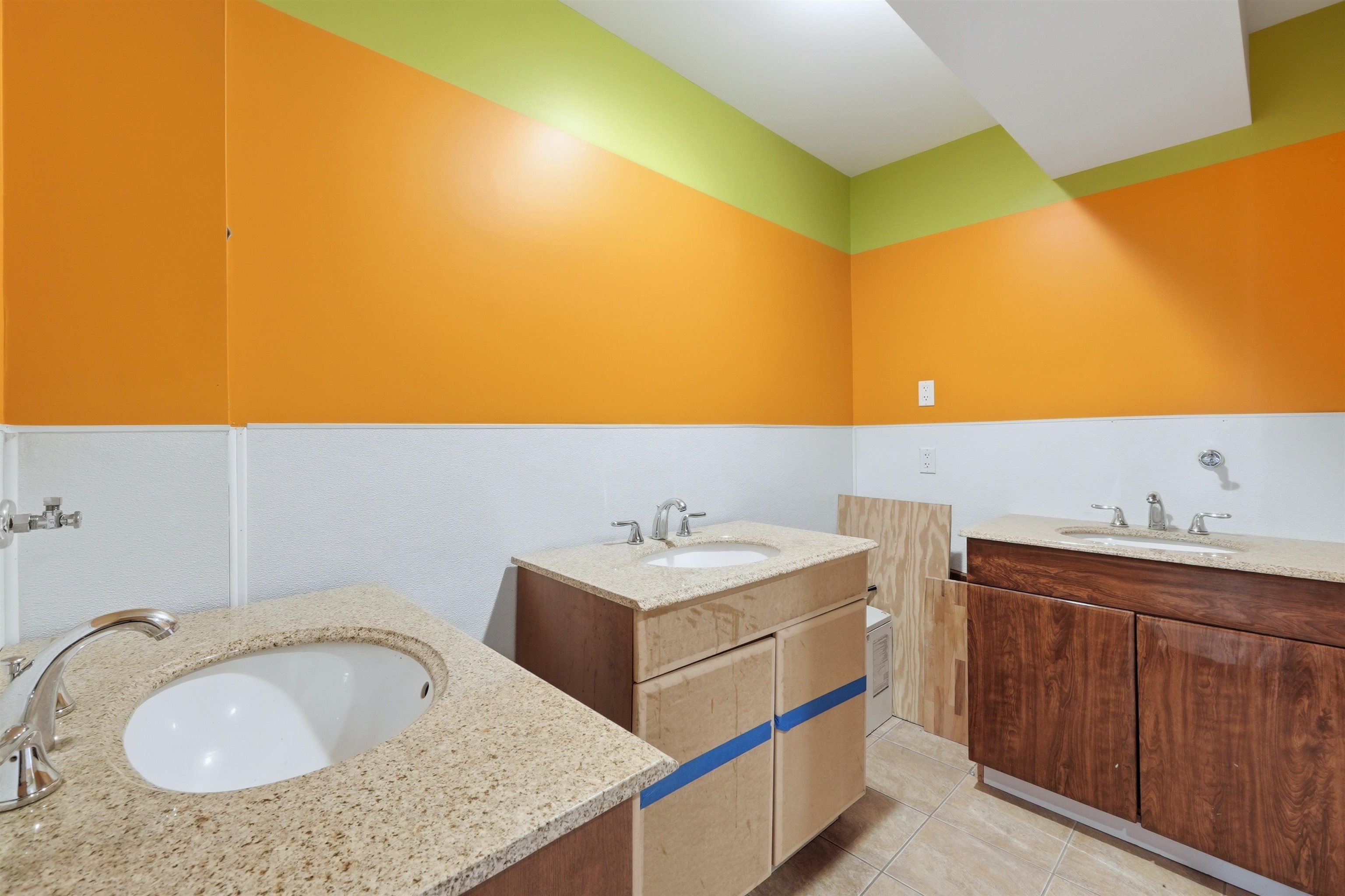 5405 BERGENLINE AVE Unit: 2