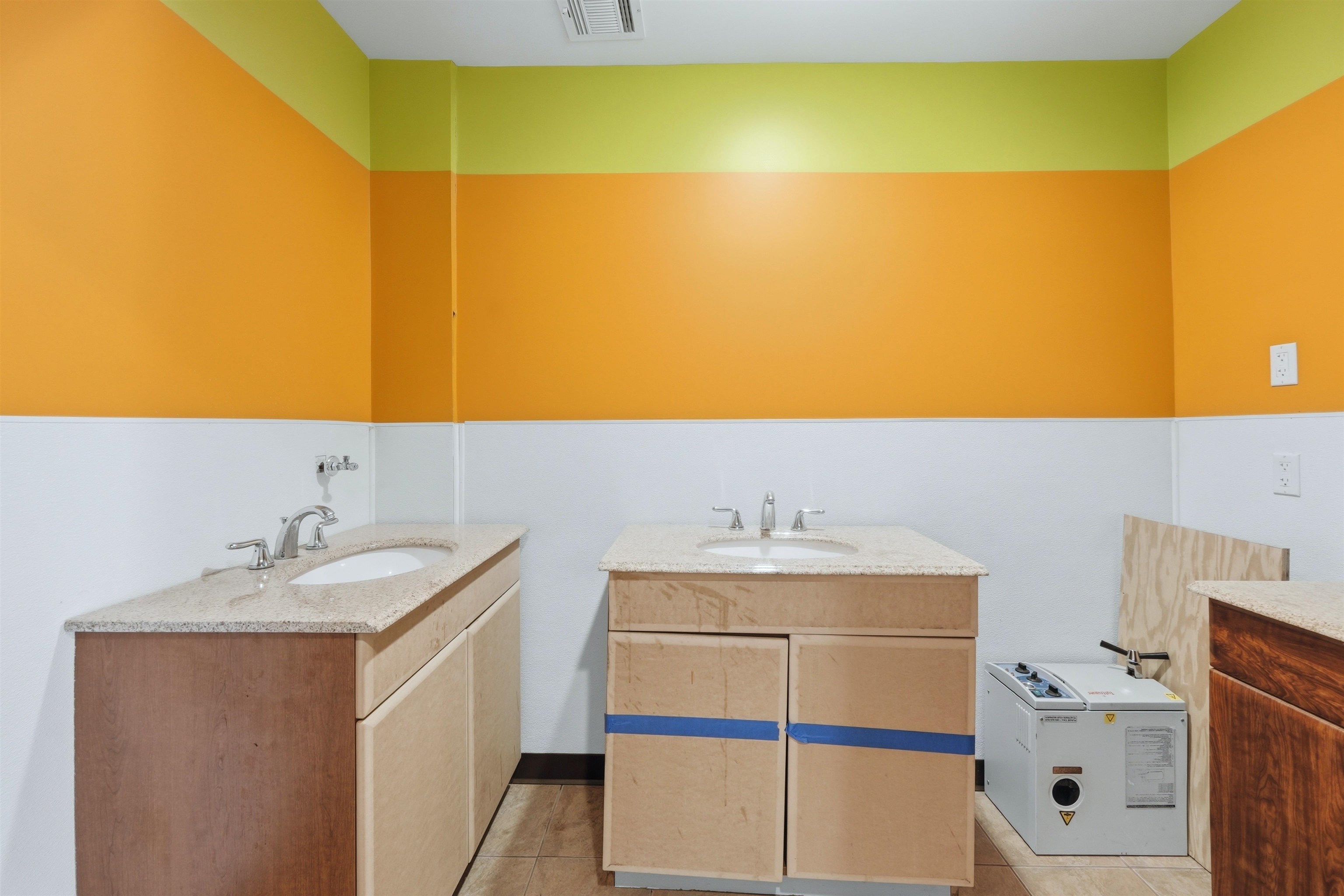 5405 BERGENLINE AVE Unit: 2