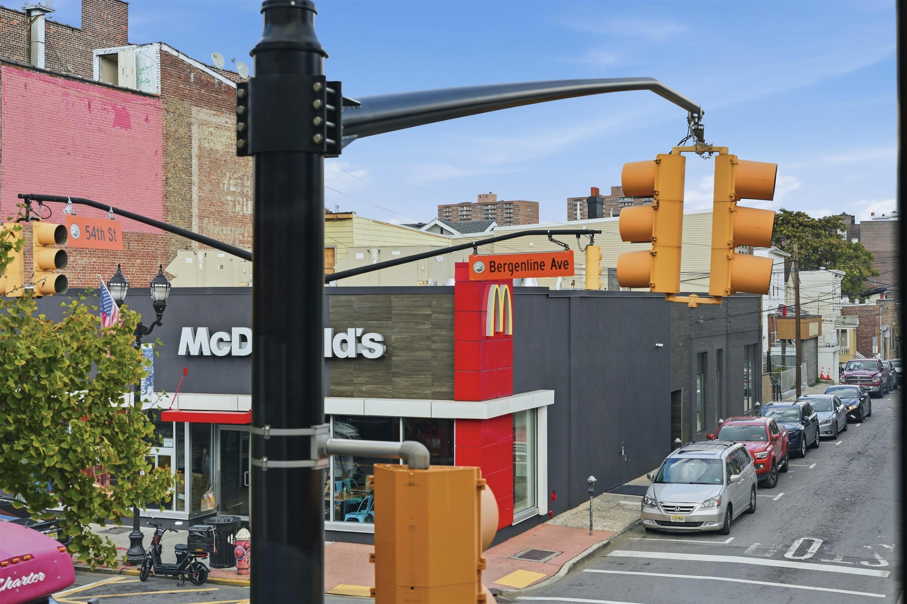 5405 BERGENLINE AVE Unit: 2