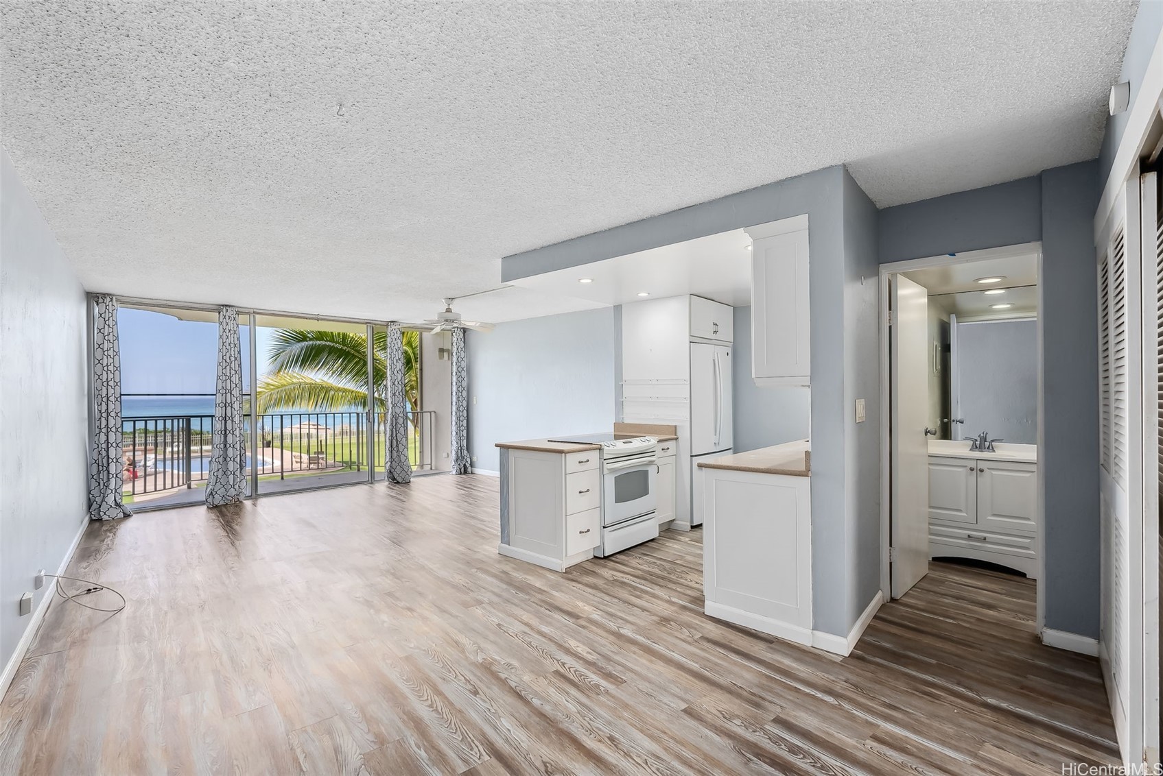 87-561 Farrington Highway 211