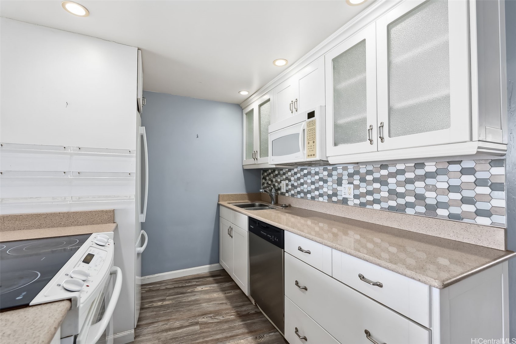 87-561 Farrington Highway 211