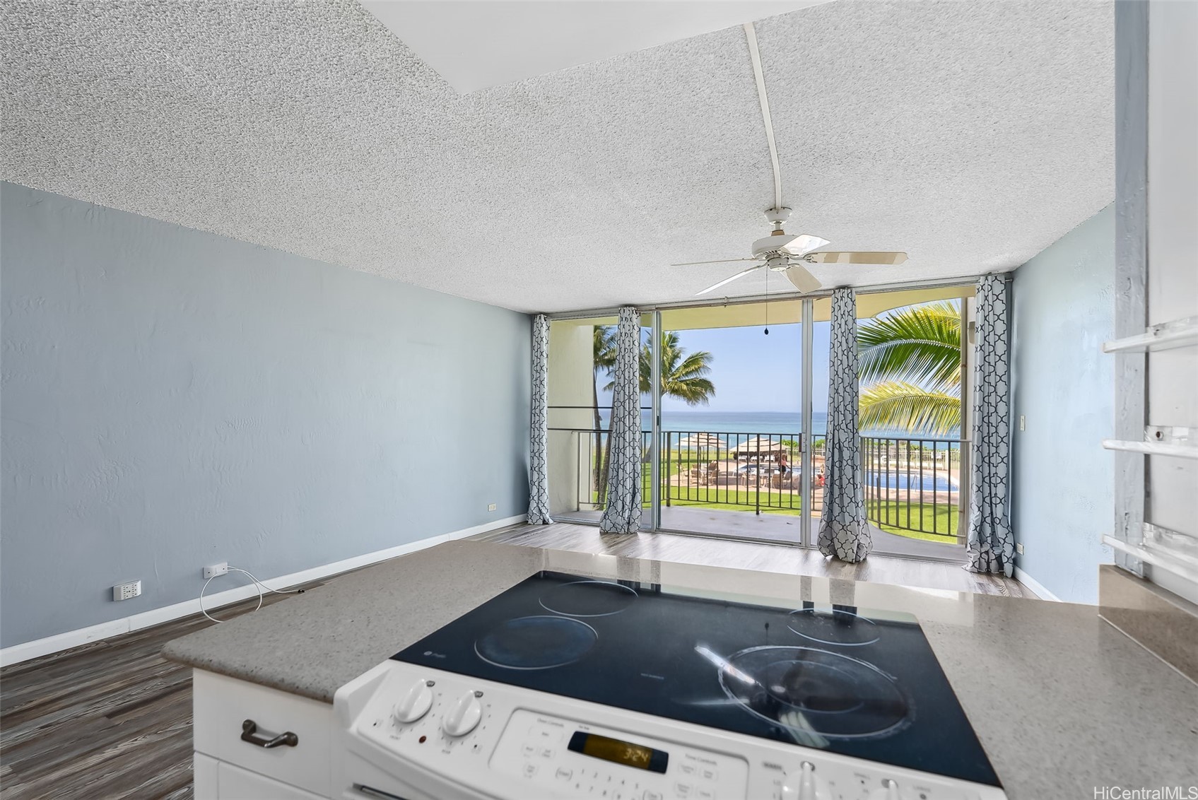 87-561 Farrington Highway 211