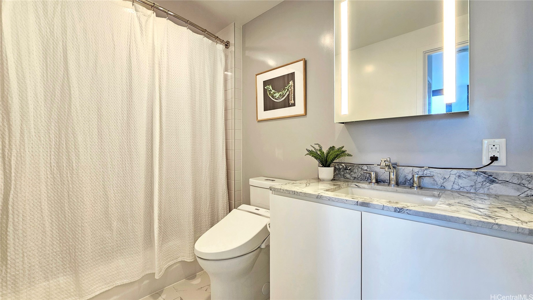 987 Queen Street 4015