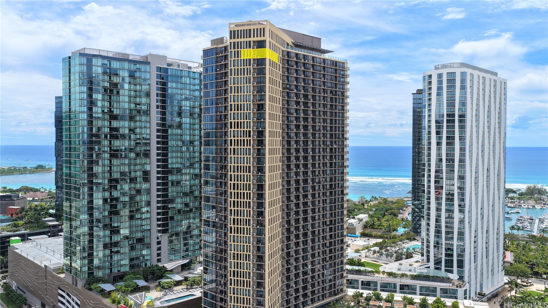 987 Queen Street 4015