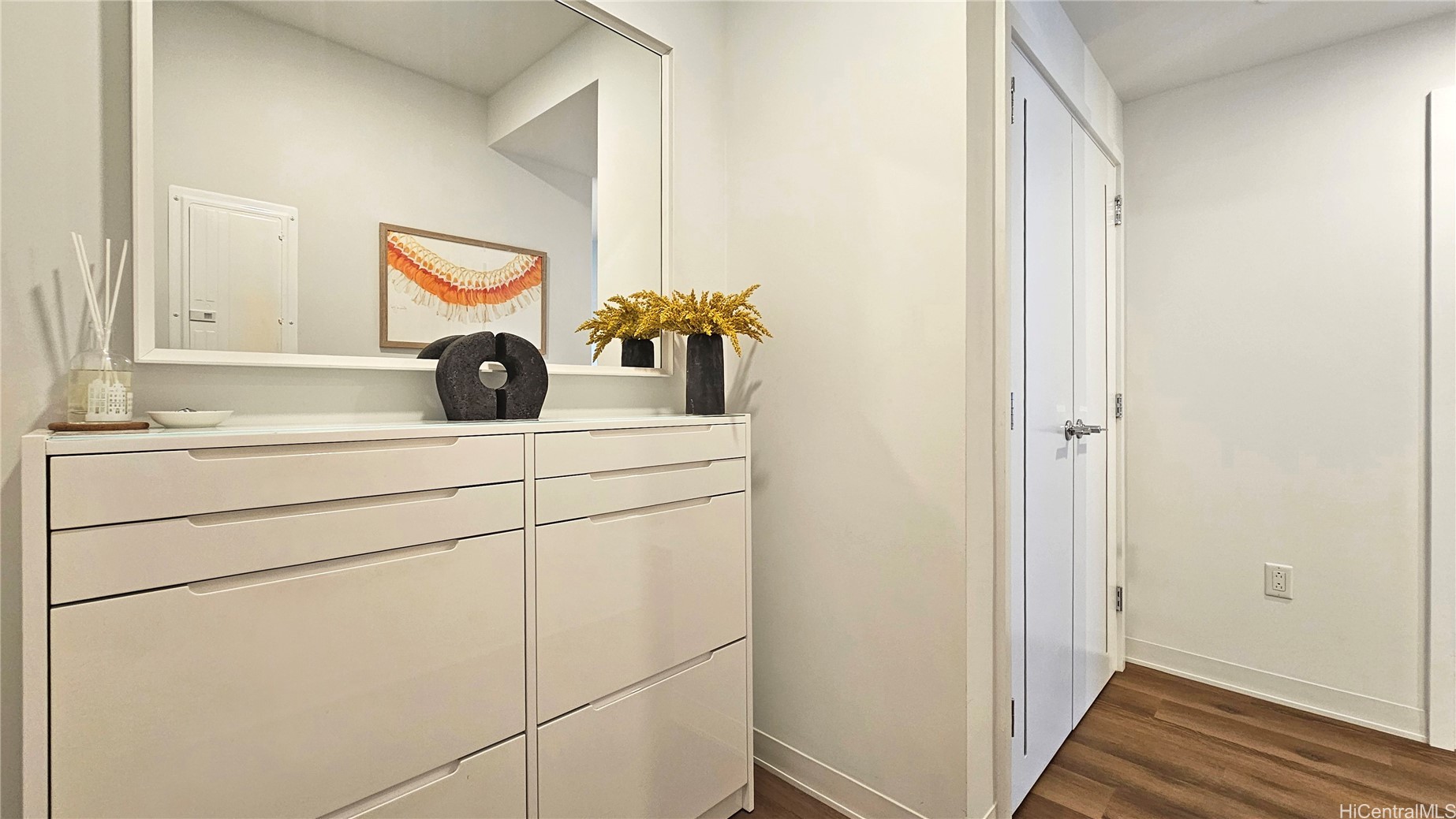 987 Queen Street 4015