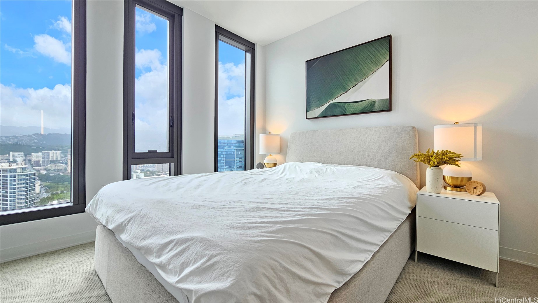 987 Queen Street 4015