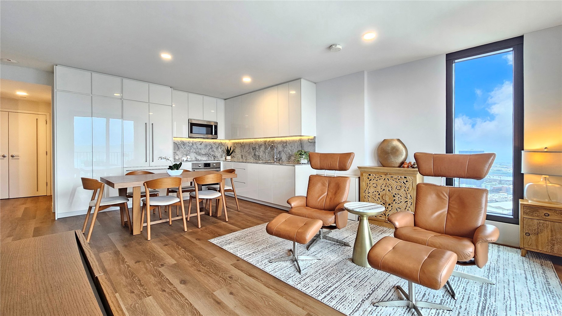 987 Queen Street 4015