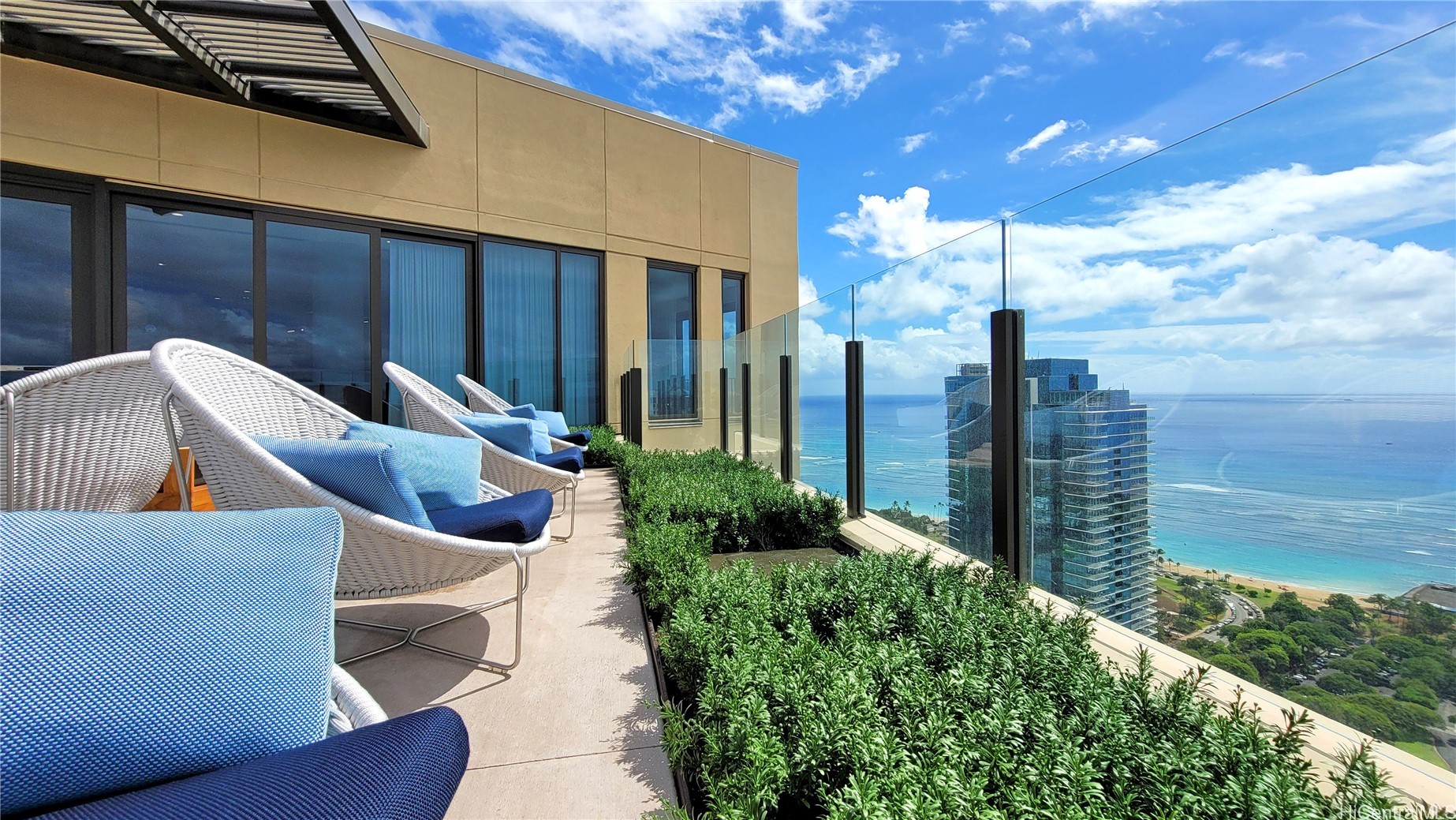 987 Queen Street 4015