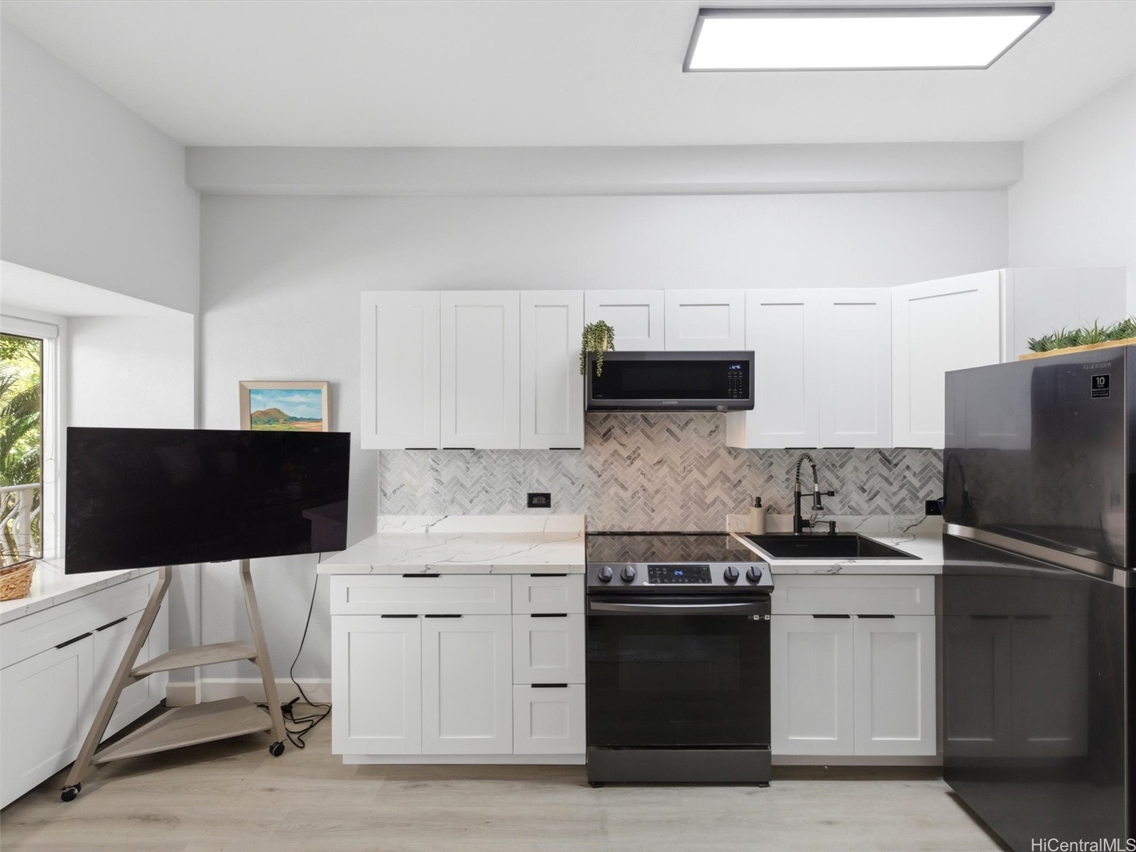 1020 Green Street 201