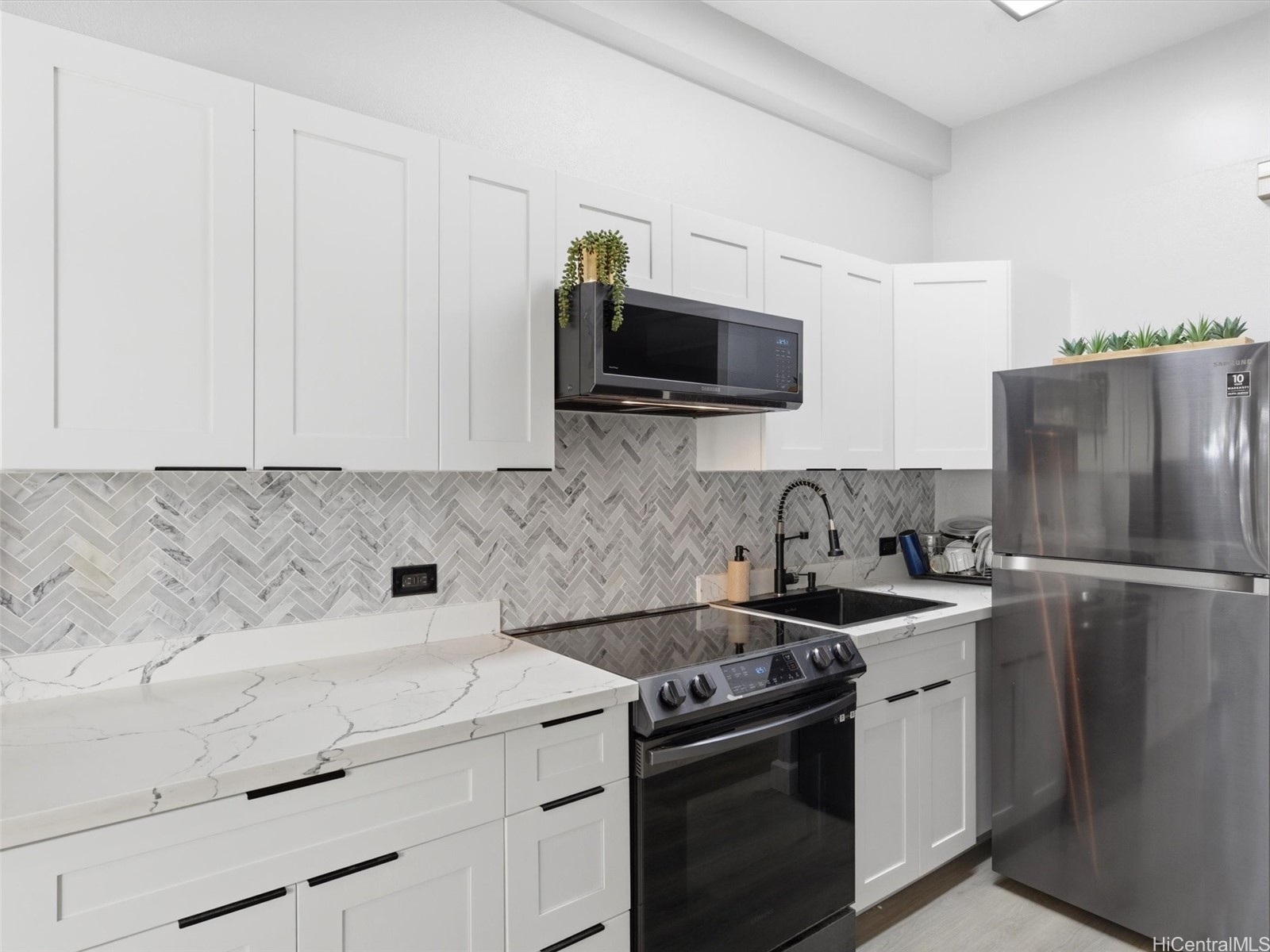 1020 Green Street 201