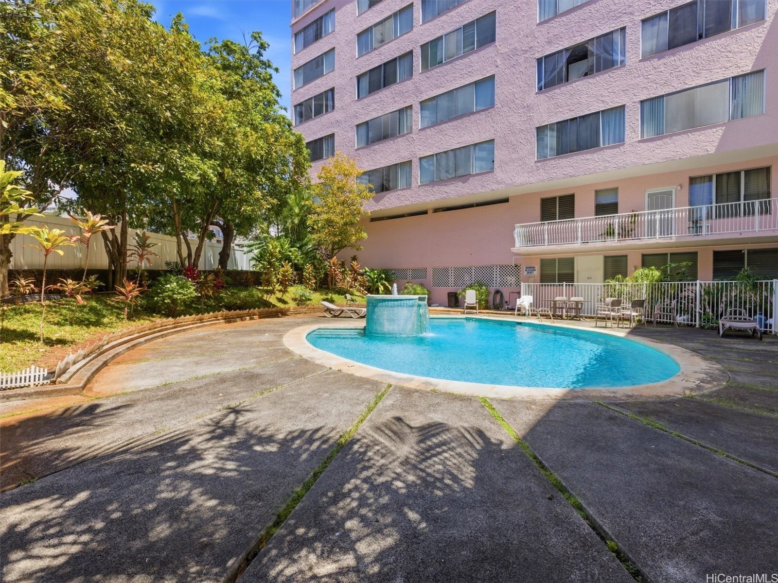 1020 Green Street 201