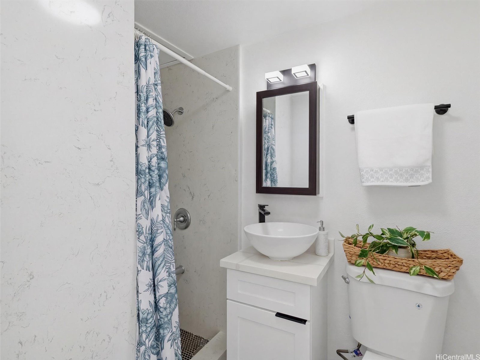 1020 Green Street 201