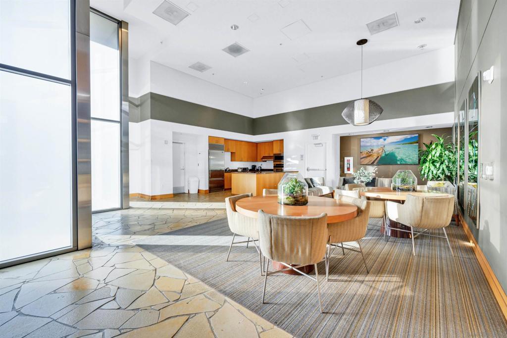 645 Front St Unit: 603