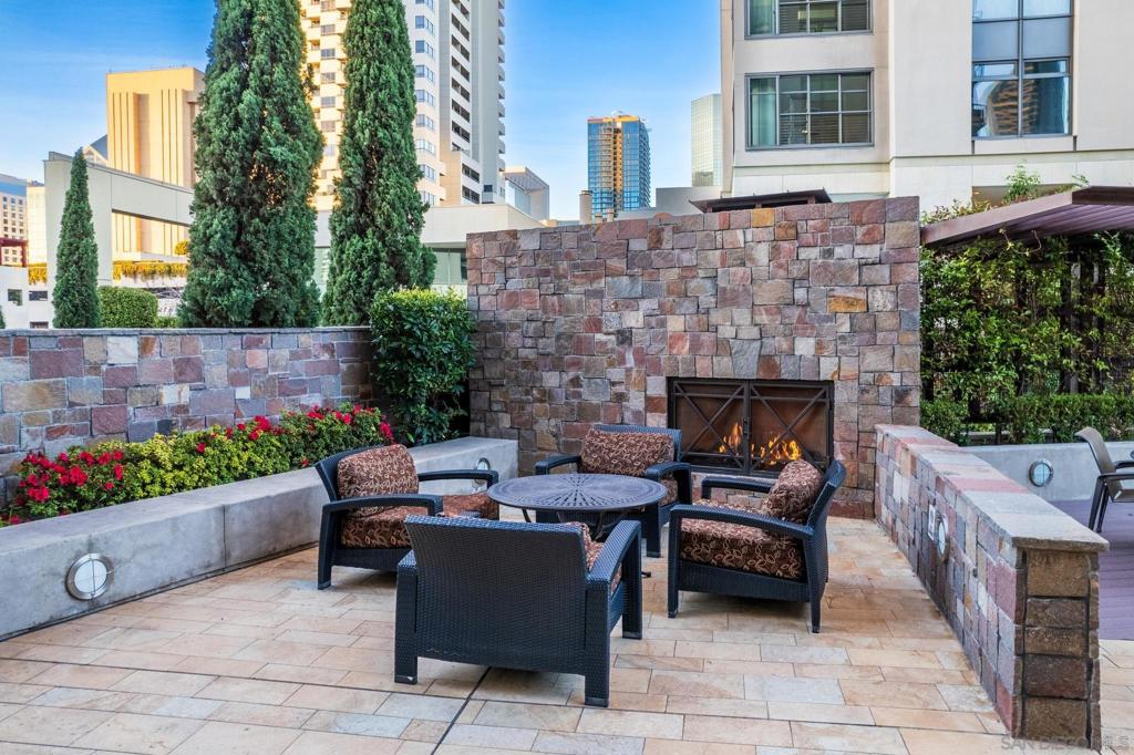 645 Front St Unit: 603