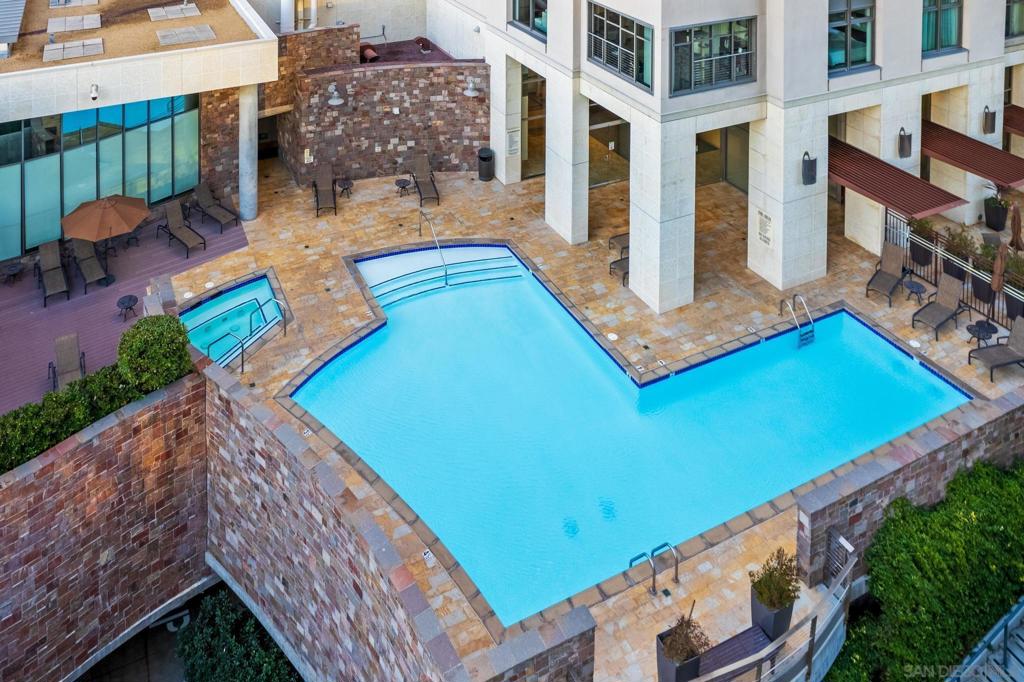 645 Front St Unit: 603