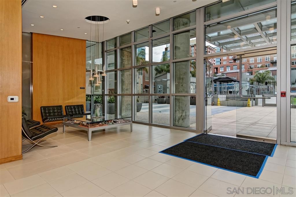 800 The Mark Ln 1807