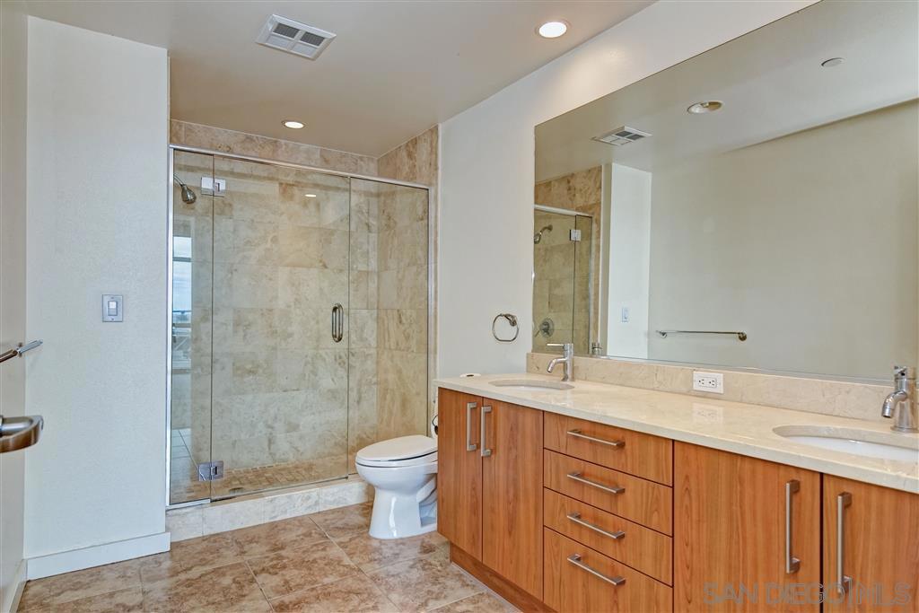 800 The Mark Ln 1807