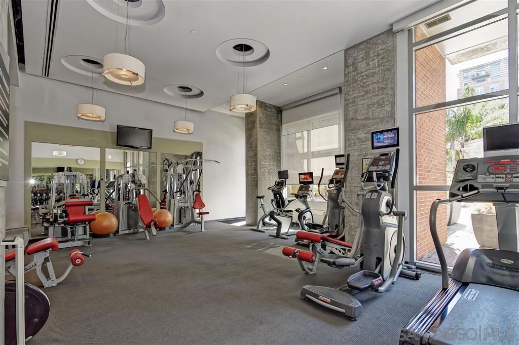 800 The Mark Ln 1807