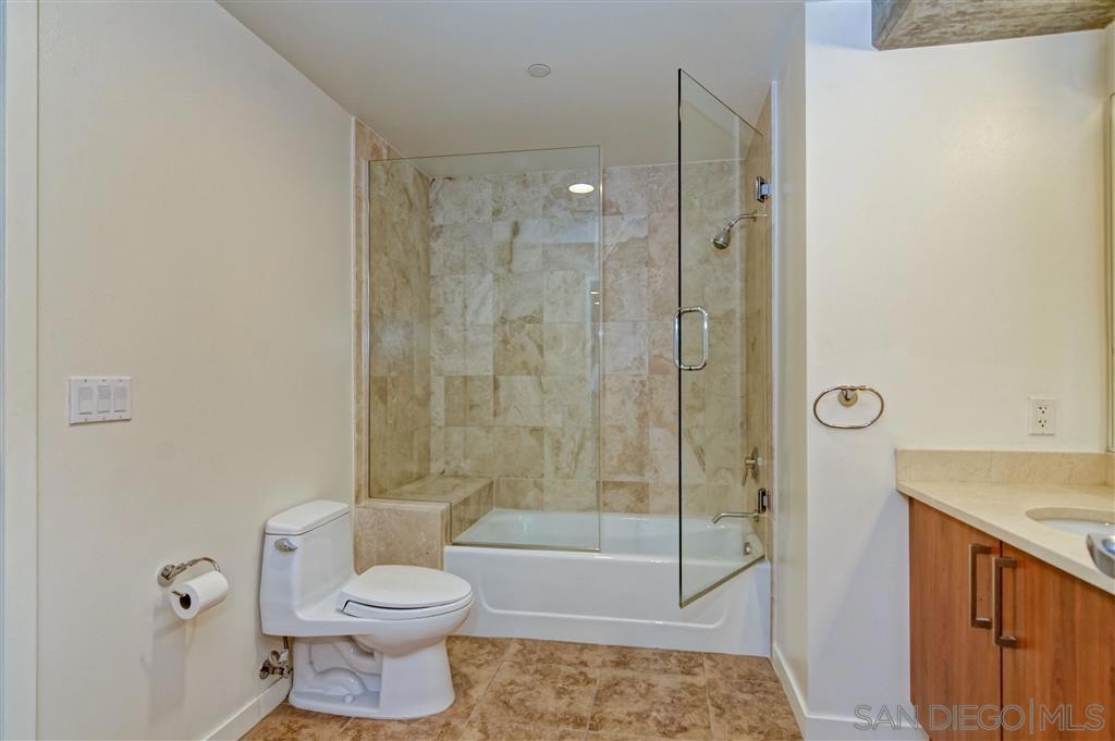 800 The Mark Ln 1807