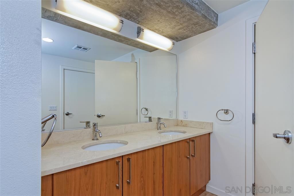 800 The Mark Ln 1807