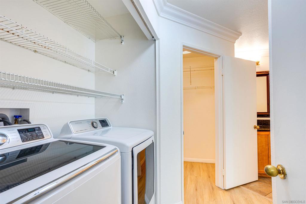 7565 Charmant Dr 507