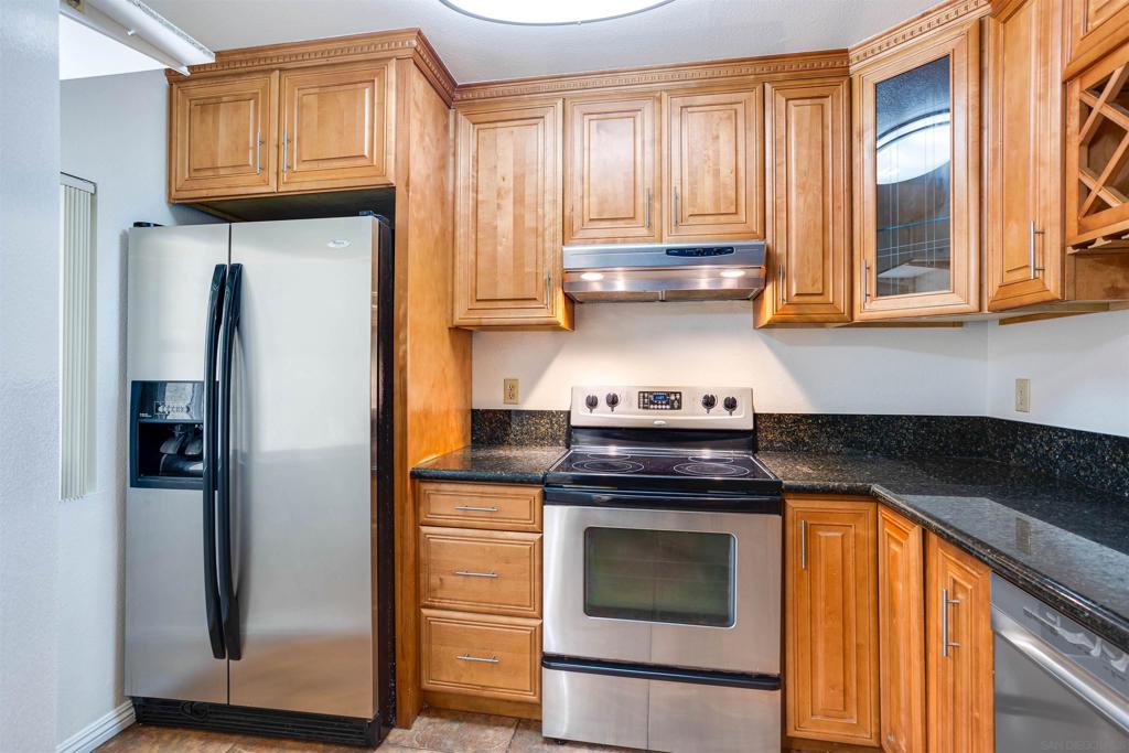 7565 Charmant Dr 507