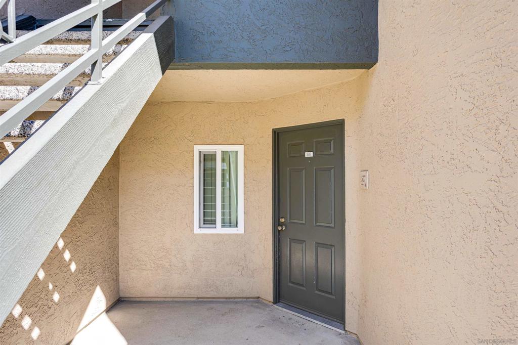 7565 Charmant Dr 507