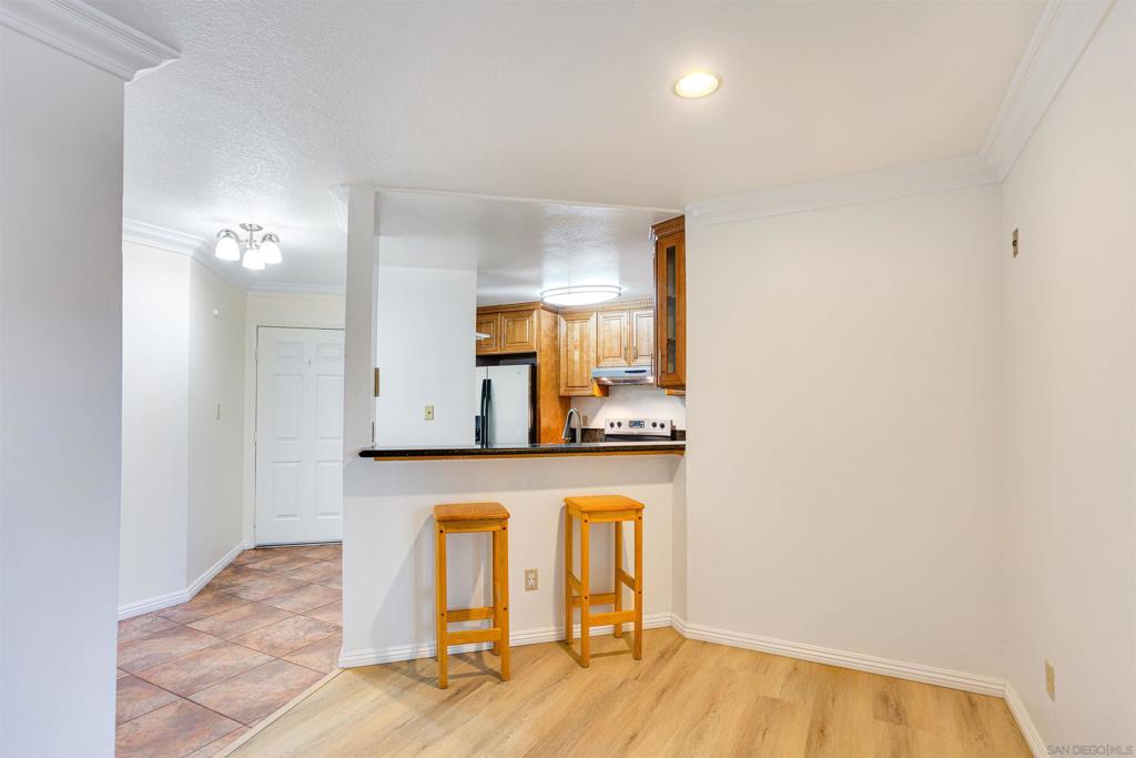 7565 Charmant Dr 507