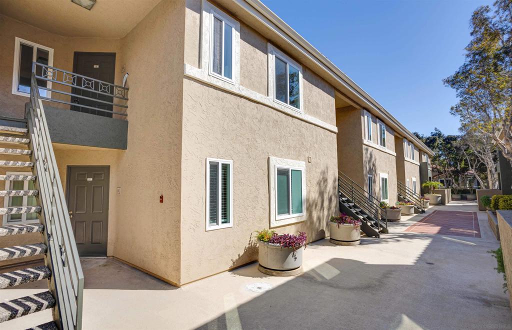 7565 Charmant Dr 507