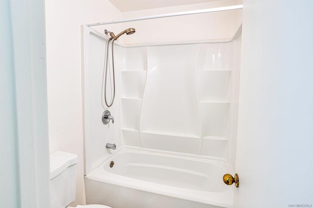 7565 Charmant Dr 507