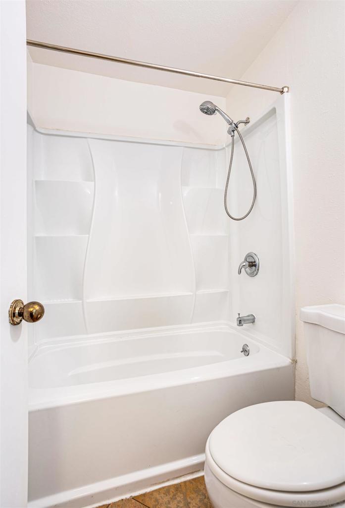 7565 Charmant Dr 507