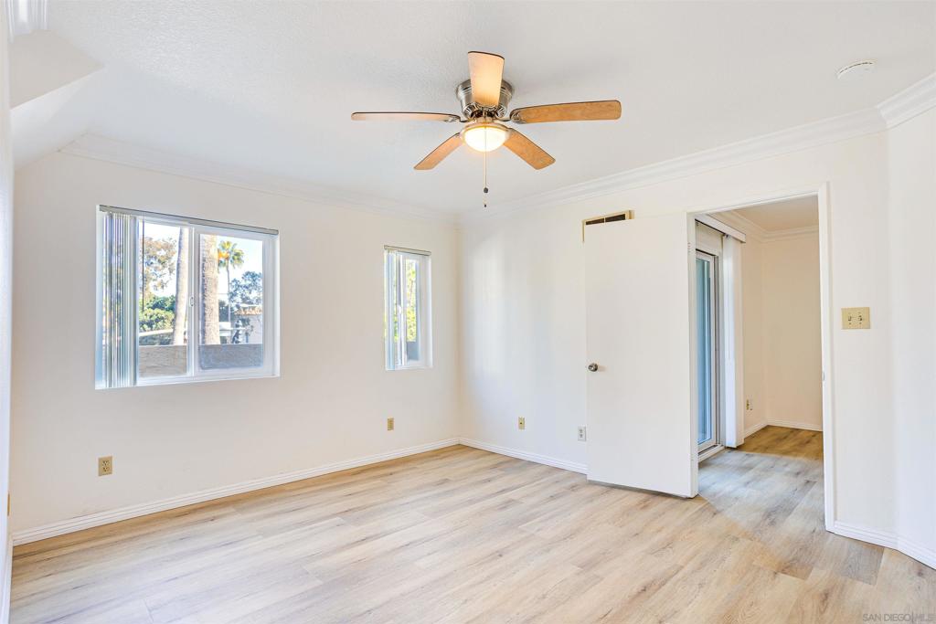 7565 Charmant Dr 507