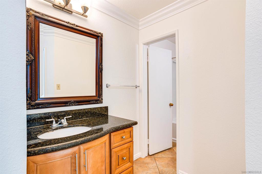 7565 Charmant Dr 507