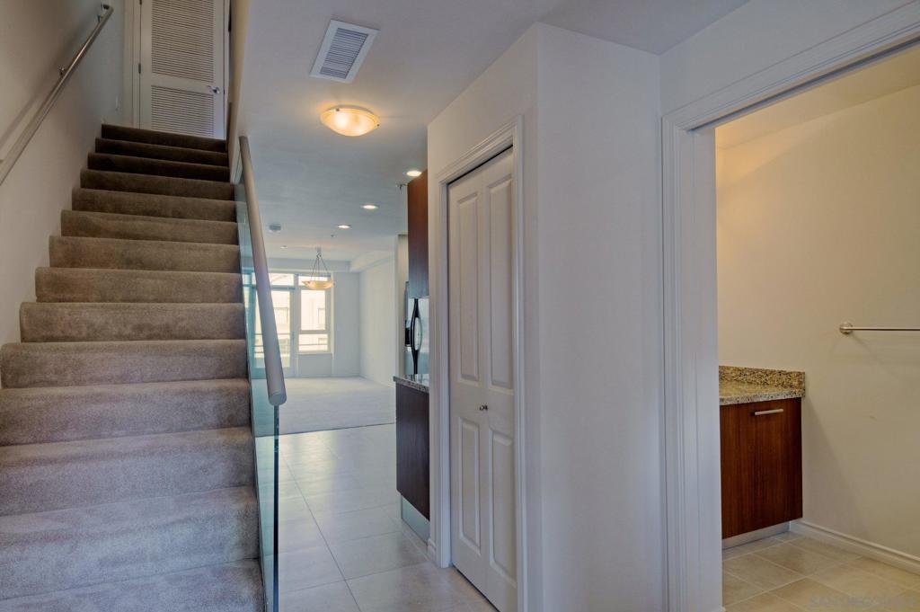 825 W W Beech St 302