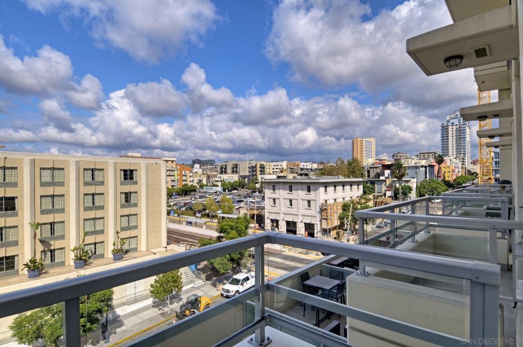 825 W W Beech St 302