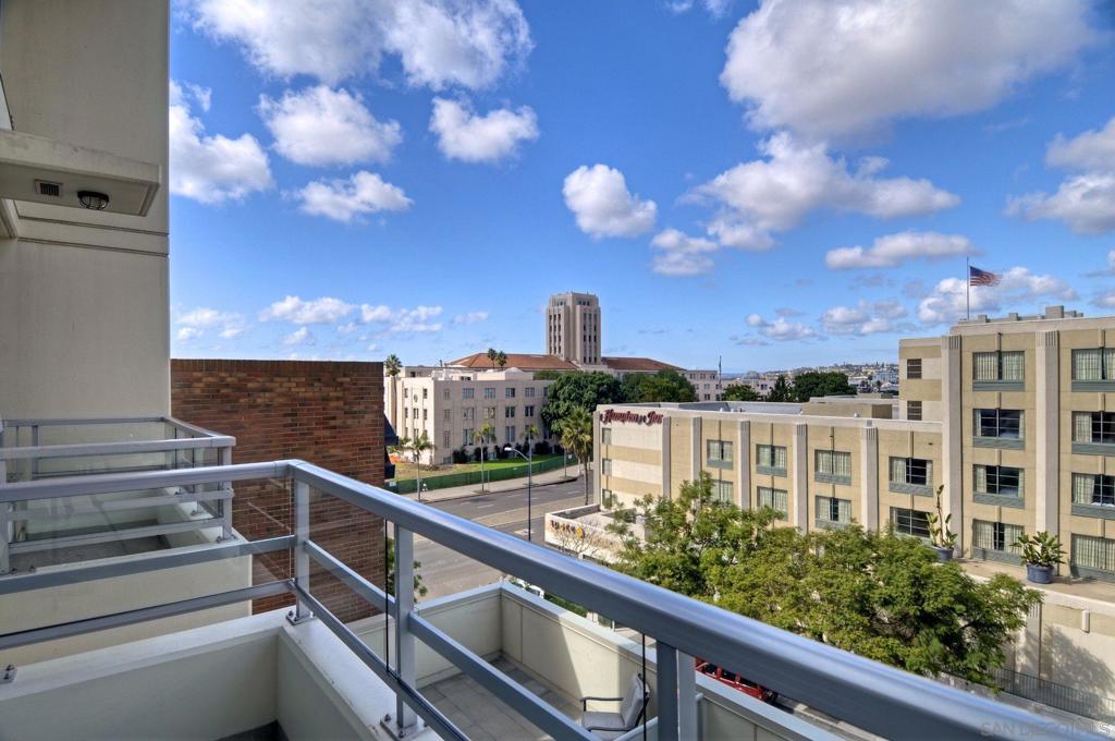 825 W W Beech St 302